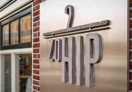 Kledingwinkel ZoHip Warmenhuizen